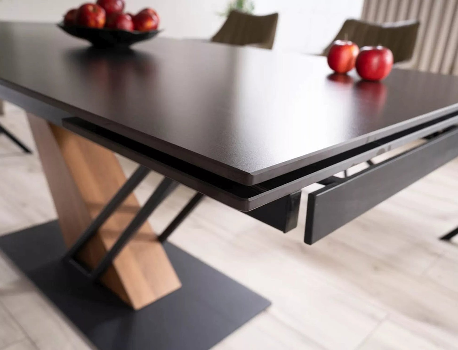 Tisch Genesis