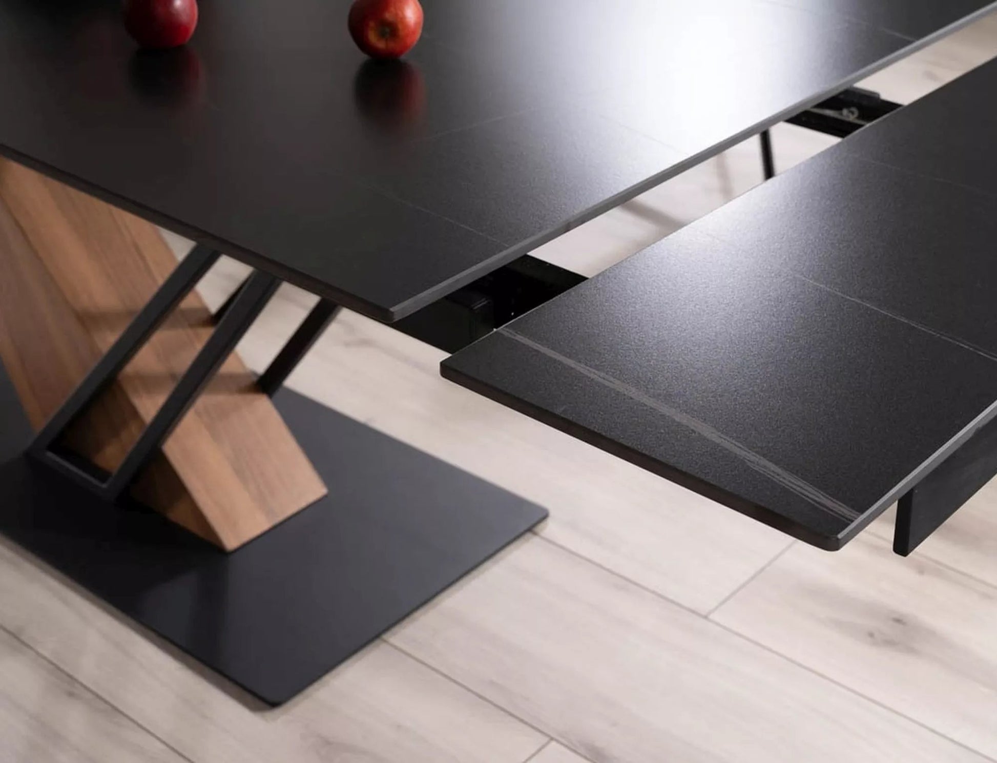 Tisch Genesis