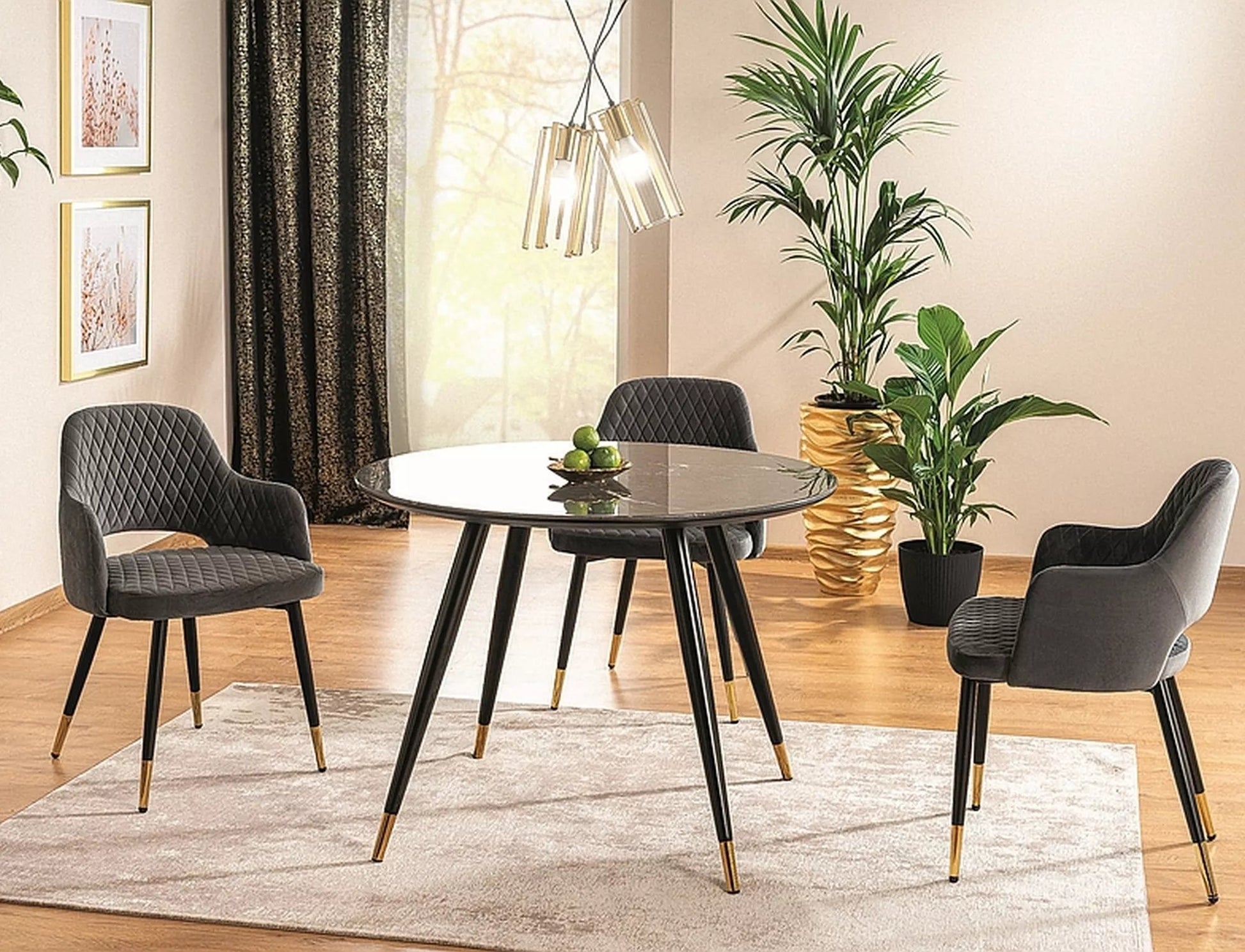 Tisch Cyryl II