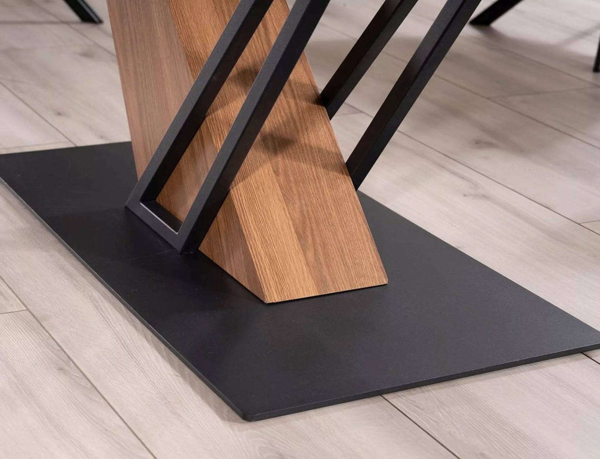 Tisch Genesis