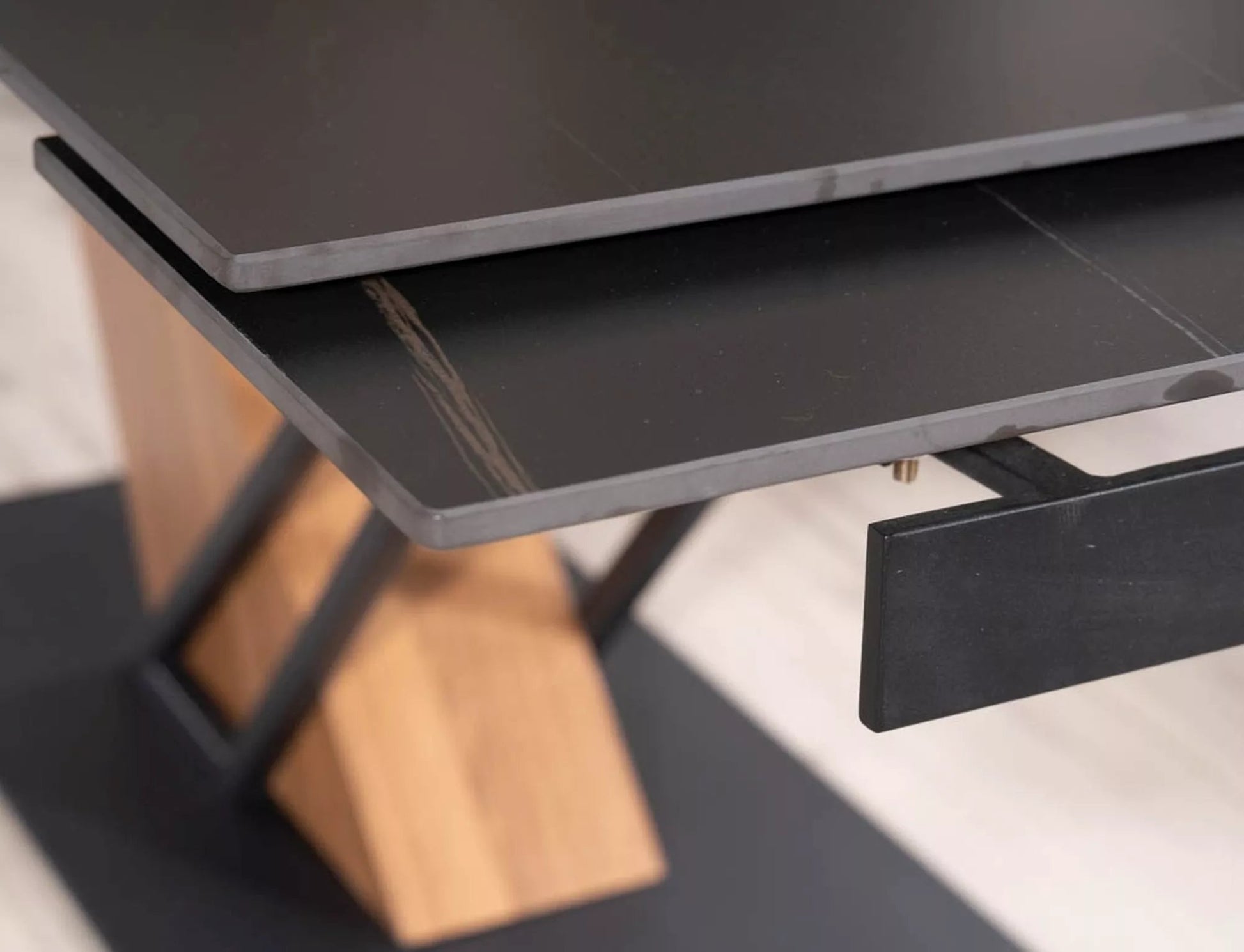 Tisch Genesis